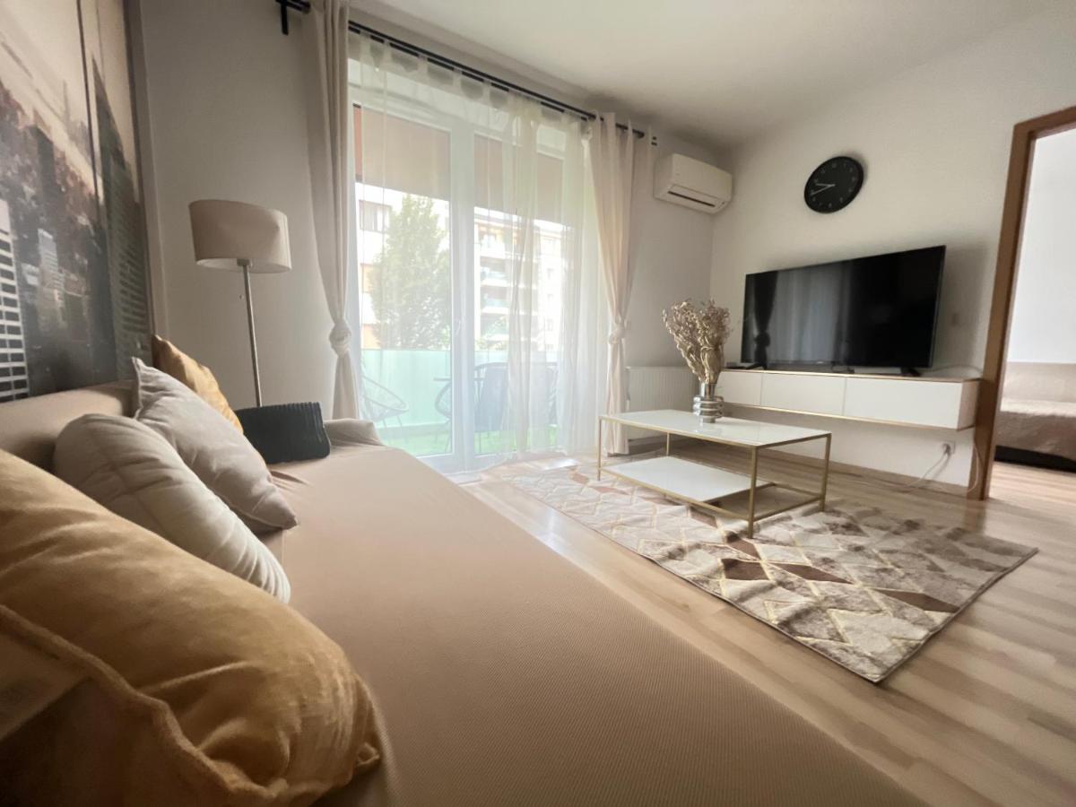 Apartament Corvin Promenade Crystal Budapeszt Zewnętrze zdjęcie